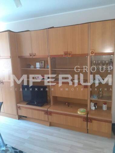 Închiriere - Apartament în Levski,  Varna