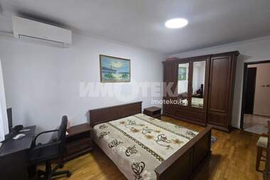 Închiriere - Apartament în Zona B-18,  Sofia