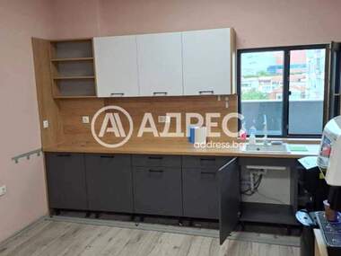 Ενοίκιο - Γραφείο σε Център,  Пловдив