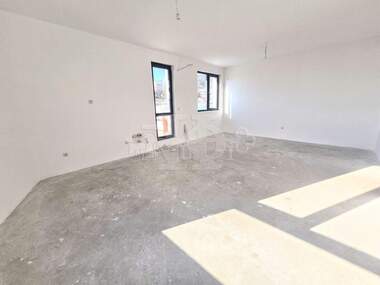 Vânzare - Apartament în Vinița,  Varna
