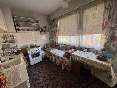 For sale - Apartment in Kiuchuk Parij,  Plovdiv