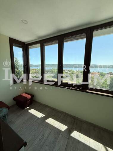Închiriere - Apartament în Kazașko,  Varna
