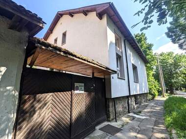 Închiriere - Casă în Hadji Dimităr,  Sofia