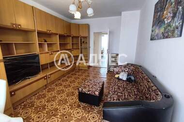 Închiriere - Apartament în Văzrajdane 1,  Varna
