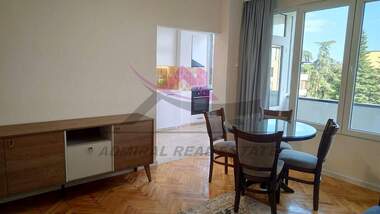 Închiriere - Apartament în Ceaîka,  Varna