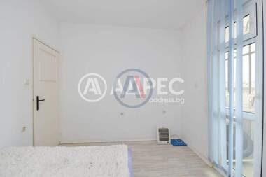 For sale - Apartment in Vazrajdane,  Burgas