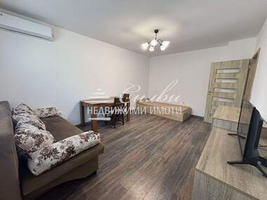 Închiriere - Apartament în Dobrudjanski,  Șumen