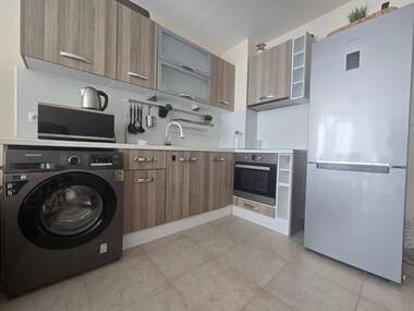 Închiriere - Apartament în Slaveîkov,  Burgas