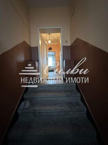 Продажба - Етаж от къща в Дивизионна болница,  Шумен