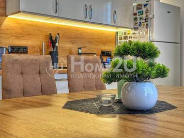 Verkauf - Wohnung in Mladejki halm,  Plowdiw