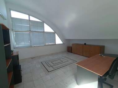 Miete - Büro/Lager/Zahnarztbüro in Mladost-4,  Sovia