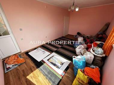 For sale - Floor of a house in Orel,  Razgrad