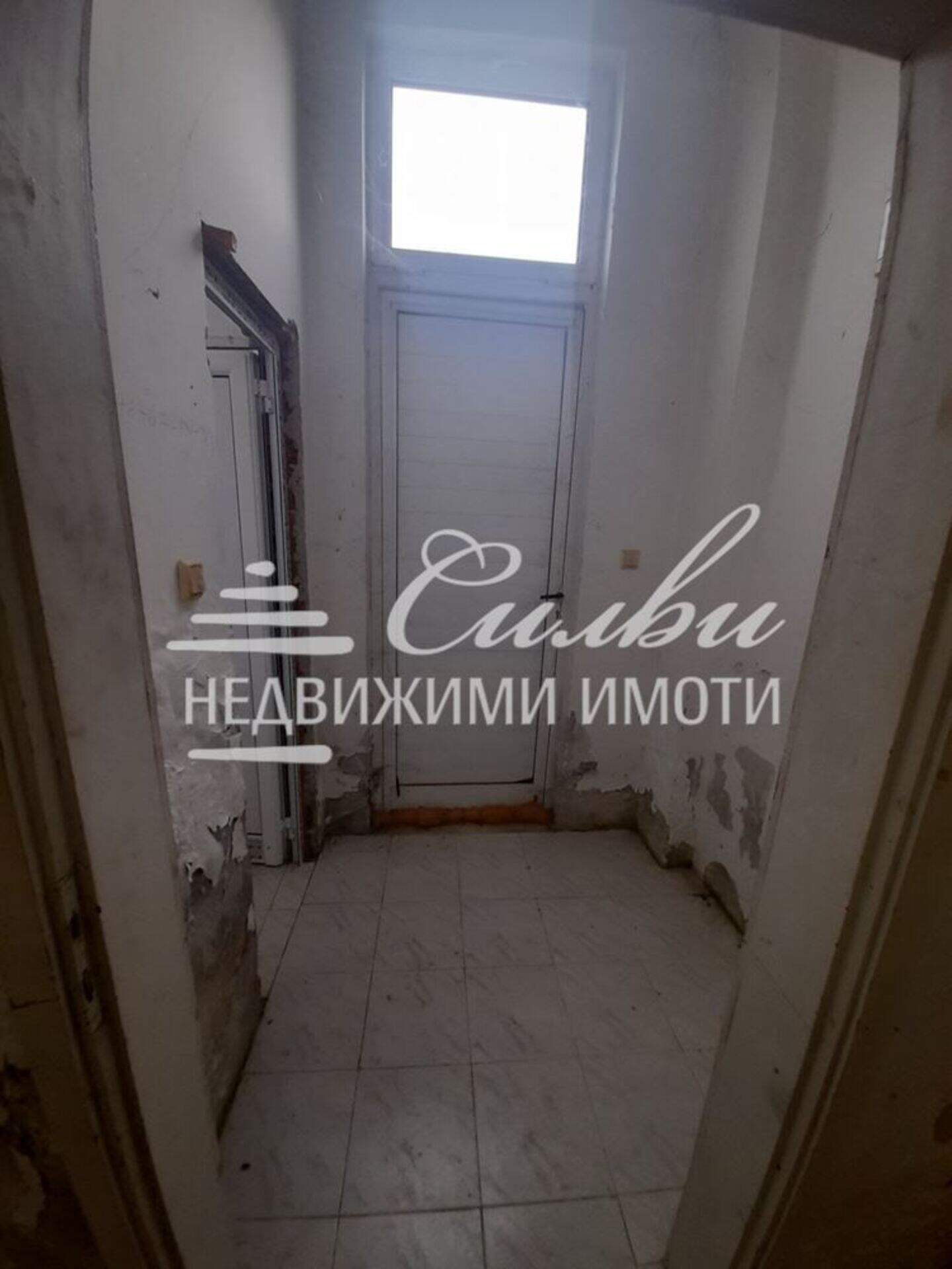 Magazin în Peti polk, Șumen – fotografia 7