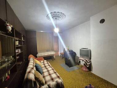 Продажба - Апартамент в Дружба 3,  Русе