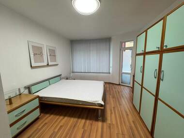 Vânzare - Apartament în Văzrajdane,  Burgas