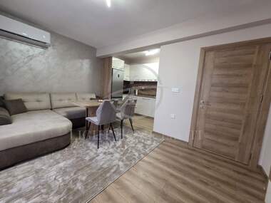 Продажба - Апартамент в Остромила,  Пловдив