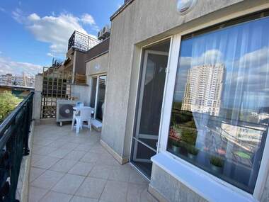 Închiriere - Apartament în Zornița,  Burgas