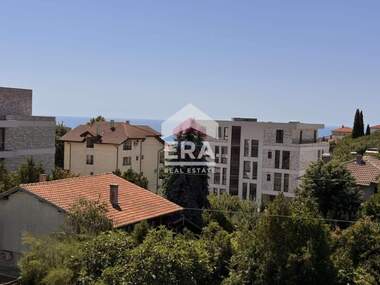 Продажба - Апартамент в Бриз,  Варна