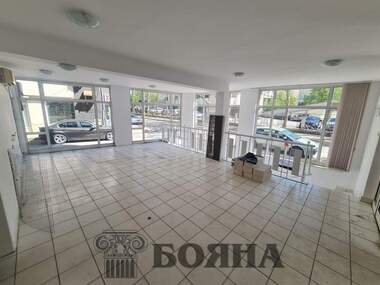 Vânzare - Magazin/Birou/Salon de frumusețe/Restaurant/Cabinet de stomatologie în Center,  Ruse