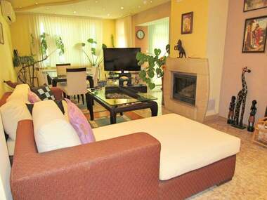 Închiriere - Apartament în Lazur,  Burgas