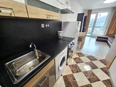 Închiriere - Apartament în Mladejki hălm,  Plovdiv