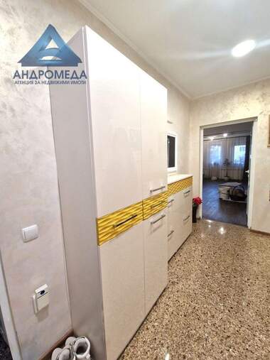 For sale - Apartment in 9-ti kvartal,  Pleven