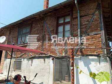 For sale - House in Izgrev,  Burgas