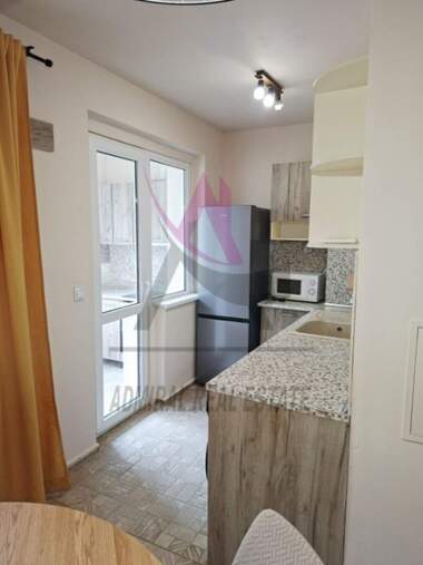 Kira - Apartman olarak Vazrajdane 4,  Varna