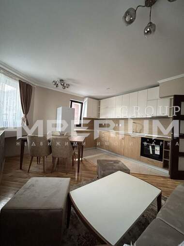 Închiriere - Apartament în Liatno kino Trakia,  Varna
