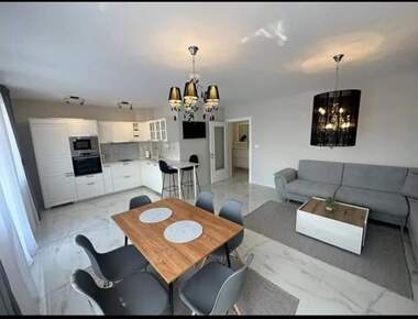 Închiriere - Apartament în Mladejki hălm,  Plovdiv