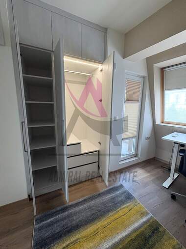Închiriere - Apartament în Ceaîka,  Varna