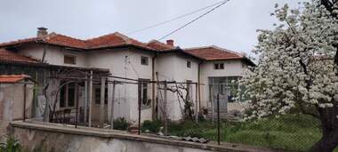Продажба - Къща в Динево,  Хасково