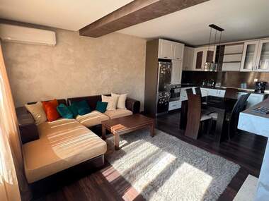 Închiriere - Apartament în Geo Milev,  Sofia