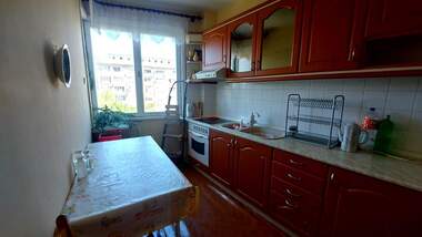 For sale - Apartment in Uchilishtni,  Haskovo