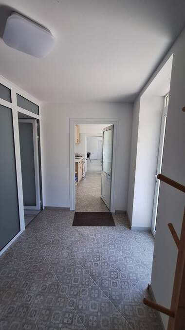 For rent - Office/Beauty saloon/Dental office in Koliu Ficheto,  Veliko Tarnovo
