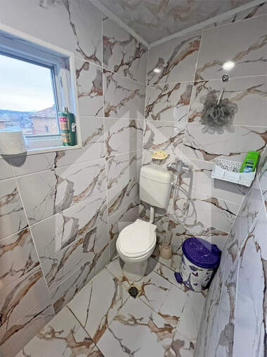 Verkauf - Etage von Haus in Nowi Pazar,  Schumen
