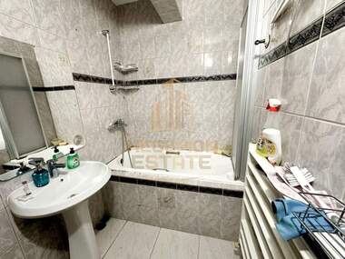 Vânzare - Apartament în Kolhozen pazar,  Varna