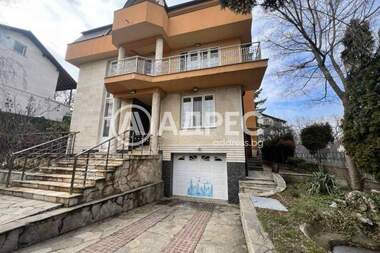 Închiriere - Casă în Simeonovo,  Sofia