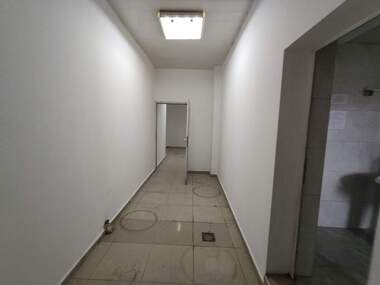 For rent - Warehouse/Storage Unit/Storage in Promishlena zona,  Targovishte