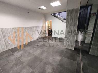 Vânzare - Magazin/Birou/Depozit/Salon de frumusețe în Țentralna poștia,  Varna