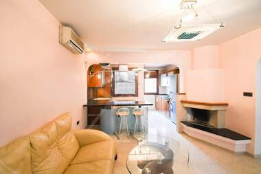 Kira - Apartman olarak Oborishte,  Sofia