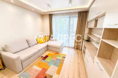 Închiriere - Apartament în Center,  Varna
