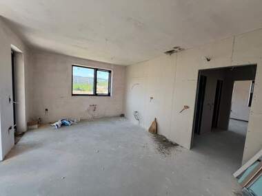 Продажба - Апартамент във Виница,  Варна