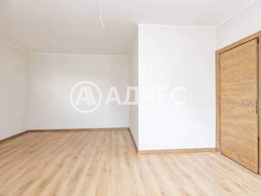 Vânzare - Apartament în Vinița,  Varna