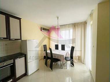 Închiriere - Apartament în Obștiinata,  Varna