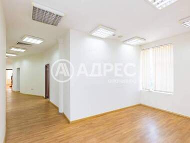 Ενοίκιο - Γραφείο σε Център,  Варна