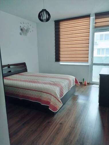 Închiriere - Apartament în Văzrajdane,  Burgas