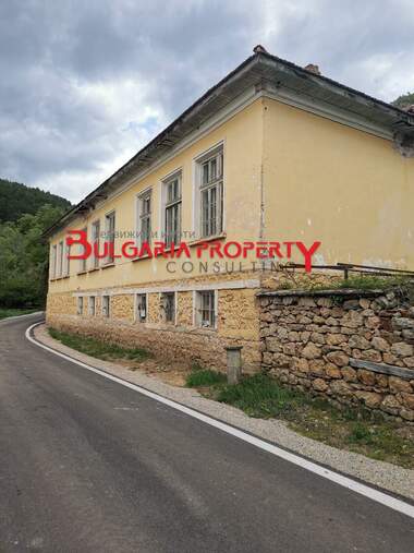 Продажба - Сграда в Трън,  Перник
