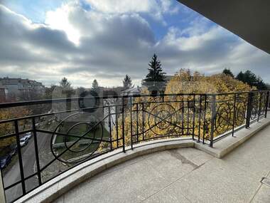 Vânzare - Apartament în Gradska bolnița,  Dobrice