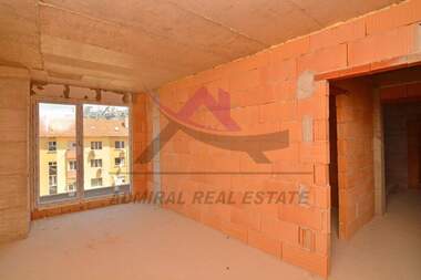 For sale - Apartment in Kolhozen pazar,  Varna